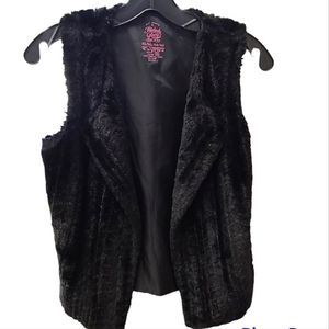 Girls Black Fuzzy Vest XL